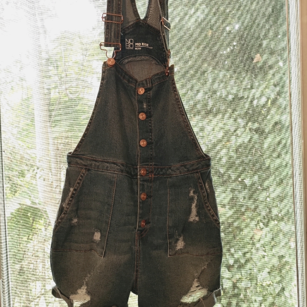 Short overalls by No Boundaries Size M(7-9)